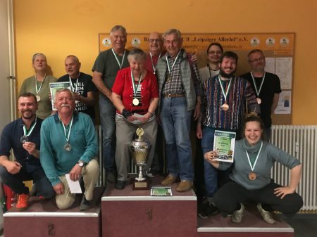 Die glücklichen Gewinner des 10. Bowling-Cup der Kleingärtner.
Foto: SLK