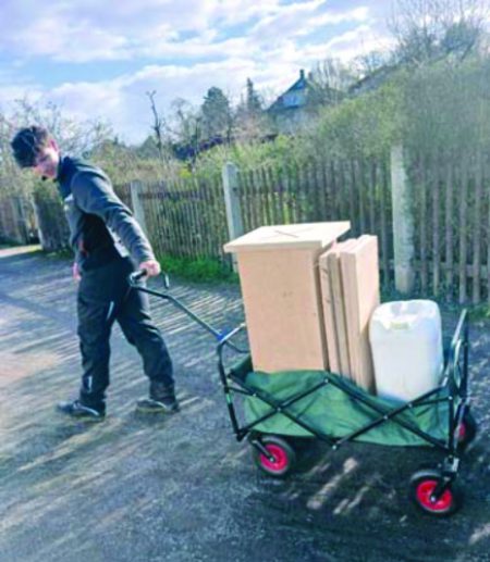 Eine Käferbox auf dem Weg zu ihrem Bestimmungsort. Autor: Projekt GIFT - Aufbauwerk Leipzig