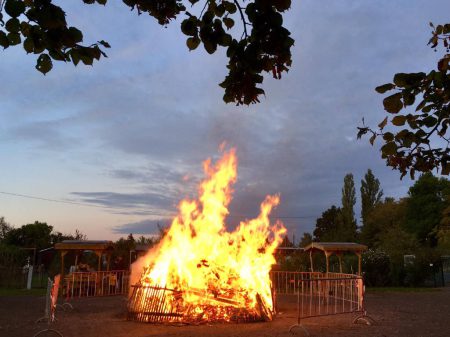 Das Oktoberfeuer im KGV "Ostende" e.V. war auch in diesem Jahr eine beliebte Veranstaltung - Fotos: Peter Seyfahrt